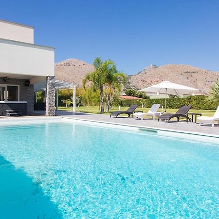 Luxury Villa Spa 몬델로 외부 사진